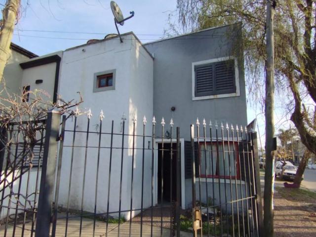 Venta de espectacular Casa 4 ambientes en Berisso