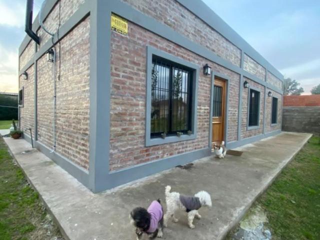 Venta de espectacular Casa 4 ambientes en Brandsen