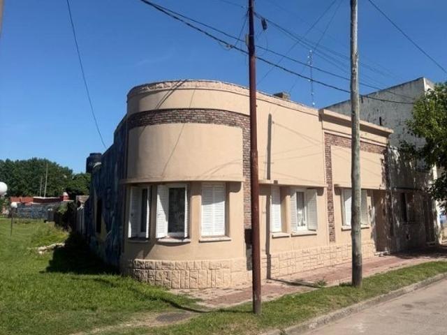 Venta de espectacular Casa 4 ambientes en Chascomús Chascomús
