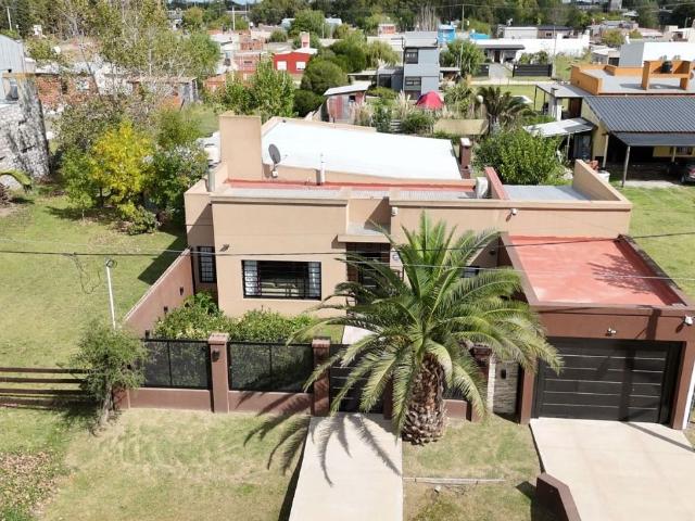 Venta de espectacular Casa 4 ambientes en Chascomús Chascomús