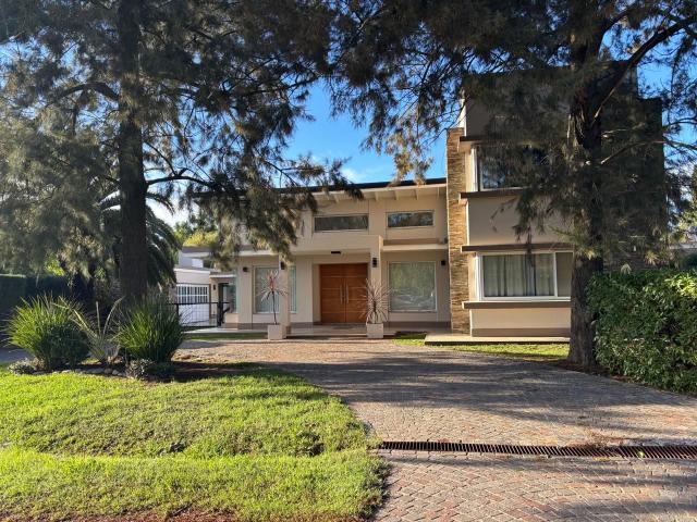 Venta de espectacular Casa 4 ambientes en Chascomús Chascomús