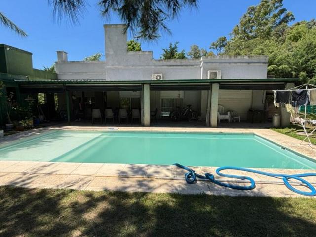Venta de espectacular Casa 4 ambientes en Chascomús Chascomús