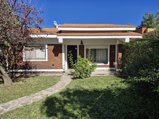Venta de espectacular Casa 4 ambientes en Chascomús Chascomús