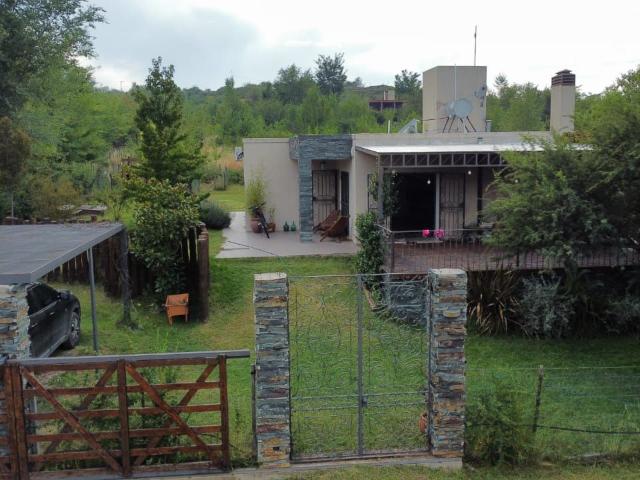 Venta de espectacular Casa 4 ambientes en El Volcán