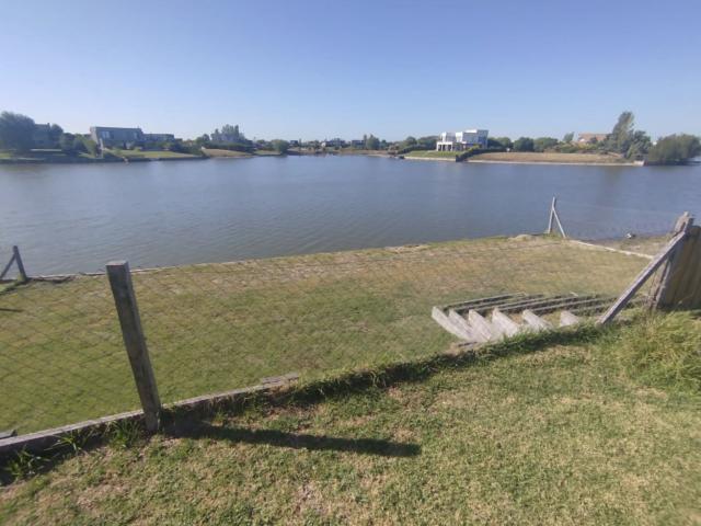 Venta de espectacular Casa 4 ambientes en Escobar Loma Verde