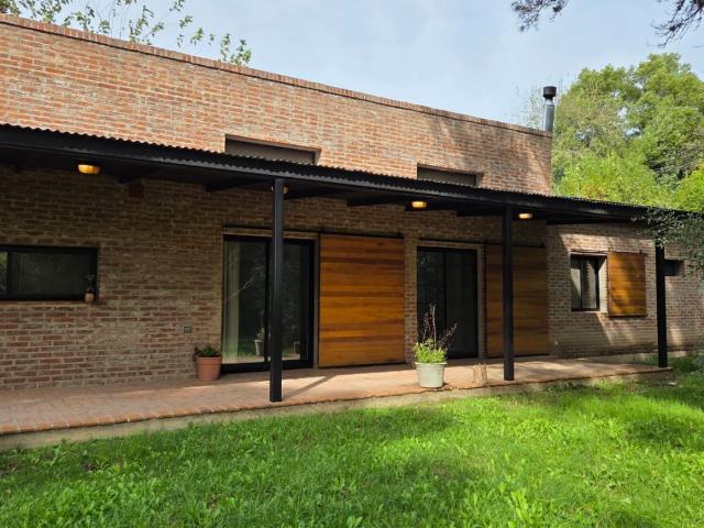 Venta de espectacular Casa 4 ambientes en Escobar