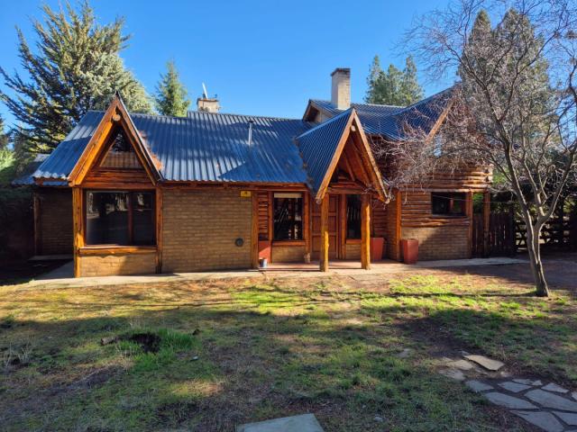Venta de espectacular Casa 4 ambientes en Esquel