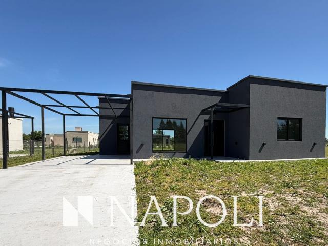 Venta de espectacular Casa 4 ambientes en Esteban Echeverría Canning