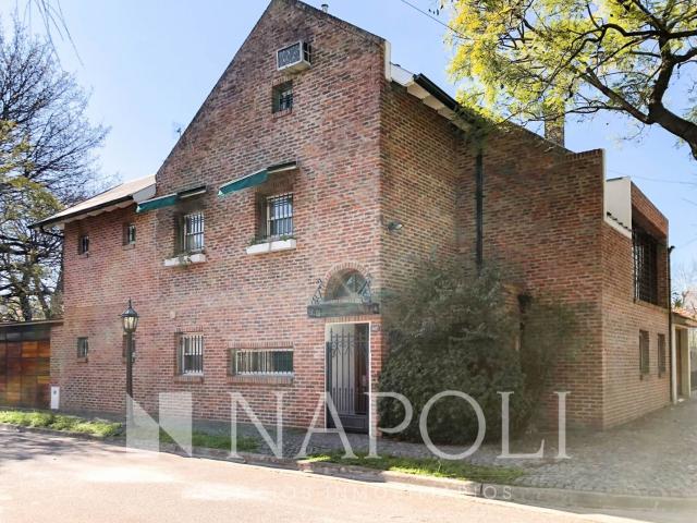 Venta de espectacular Casa 4 ambientes en Esteban Echeverría Monte Grande