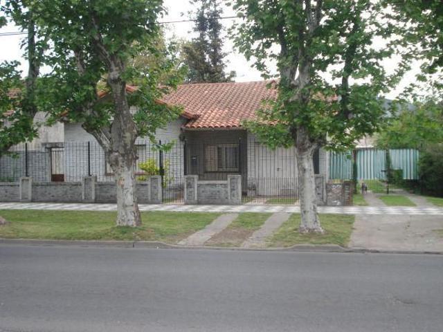 Venta de espectacular Casa 4 ambientes en Esteban Echeverría Monte Grande