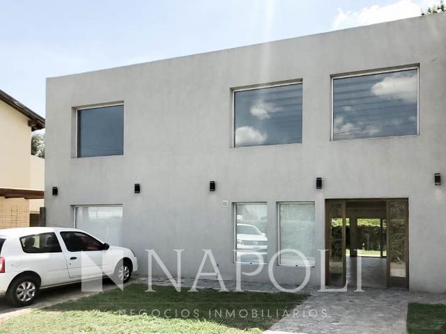 Venta de espectacular Casa 4 ambientes en Ezeiza