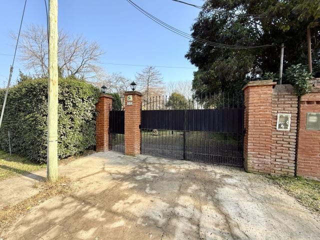 Venta de espectacular Casa 4 ambientes en Ezeiza Canning