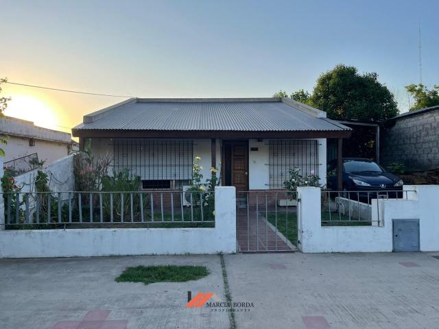 Venta de espectacular Casa 4 ambientes en General Paz Ranchos