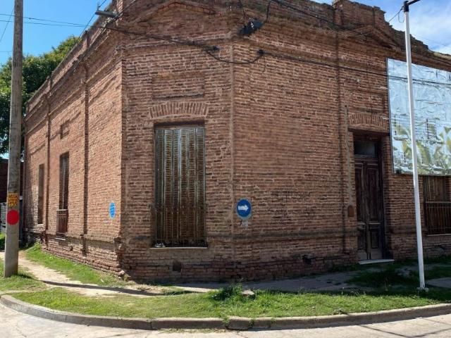 Venta de espectacular Casa 4 ambientes en General Paz Ranchos