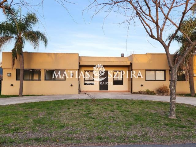 Venta de espectacular Casa 4 ambientes en General Rodríguez