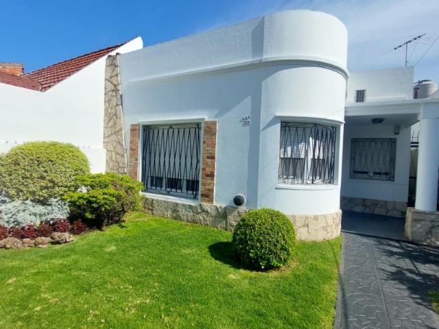 Venta de espectacular Casa 4 ambientes en General San Martín Jose León Suarez