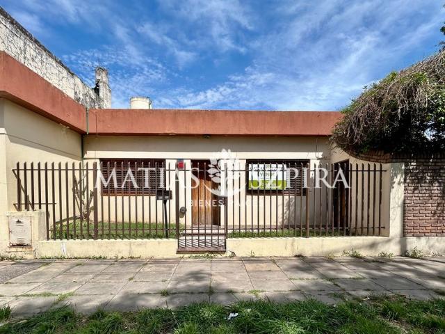 Venta de espectacular Casa 4 ambientes en General San Martín San Andres