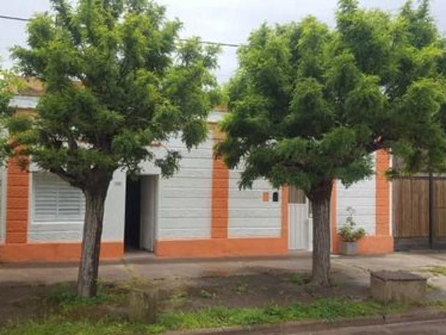 Venta de espectacular Casa 4 ambientes en Godoy