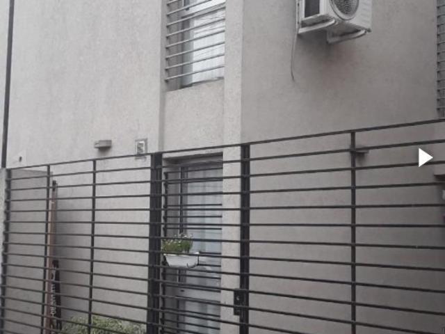 Venta de espectacular Casa 4 ambientes en Ituzaingó
