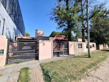 Venta de espectacular Casa 4 ambientes en Ituzaingó