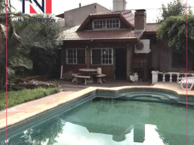 Venta de espectacular Casa 4 ambientes en Ituzaingó
