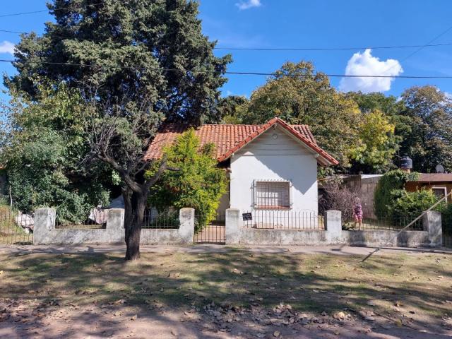 Venta de espectacular Casa 4 ambientes en Ituzaingó