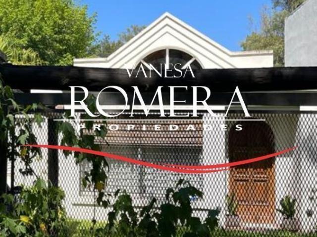 Venta de espectacular Casa 4 ambientes en Ituzaingó