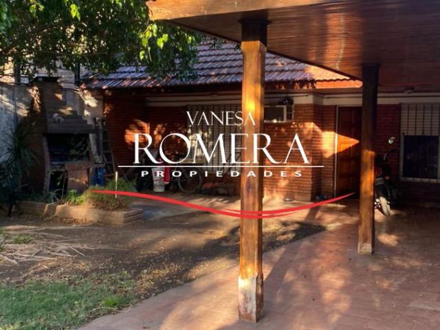 Venta de espectacular Casa 4 ambientes en Ituzaingó
