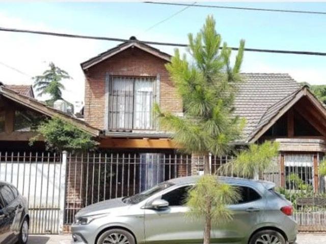 Venta de espectacular Casa 4 ambientes en Ituzaingó