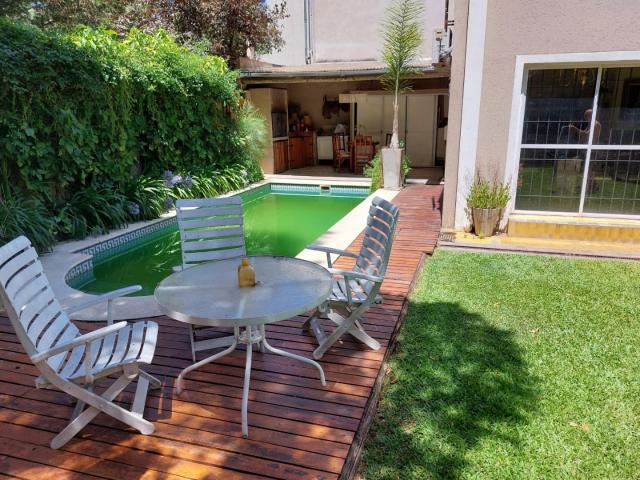 Venta de espectacular Casa 4 ambientes en Ituzaingó Parque Leloir