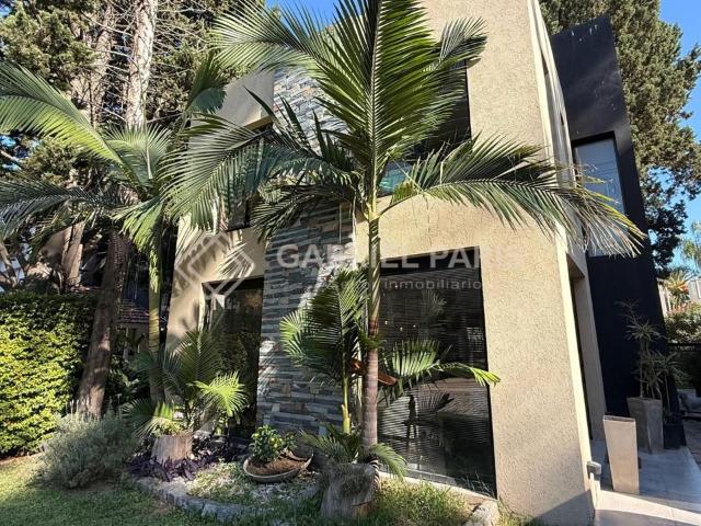 Venta de espectacular Casa 4 ambientes en Ituzaingó Parque Leloir