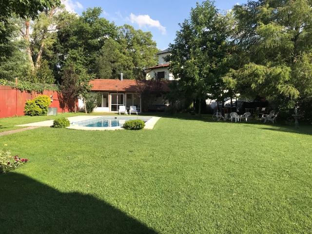 Venta de espectacular Casa 4 ambientes en Ituzaingó Parque Leloir