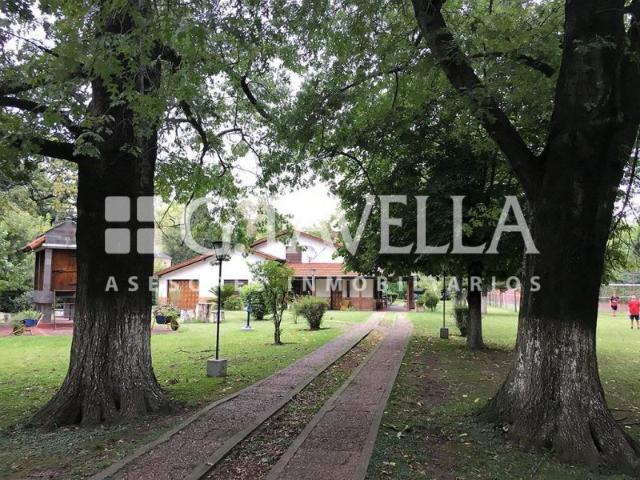 Venta de espectacular Casa 4 ambientes en Ituzaingó Parque Leloir