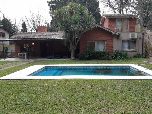 Venta de espectacular Casa 4 ambientes en Ituzaingó Parque Leloir