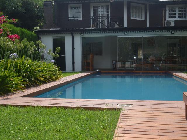 Venta de espectacular Casa 4 ambientes en Ituzaingó Parque Leloir
