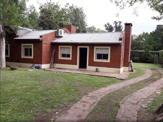 Venta de espectacular Casa 4 ambientes en Ituzaingó Parque Leloir