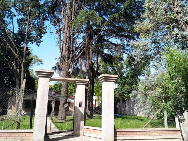 Venta de espectacular Casa 4 ambientes en Ituzaingó Parque Leloir