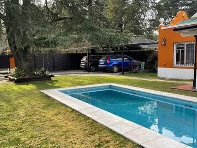 Venta de espectacular Casa 4 ambientes en Ituzaingó Parque Leloir