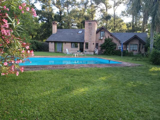 Venta de espectacular Casa 4 ambientes en Ituzaingó Villa Udaondo