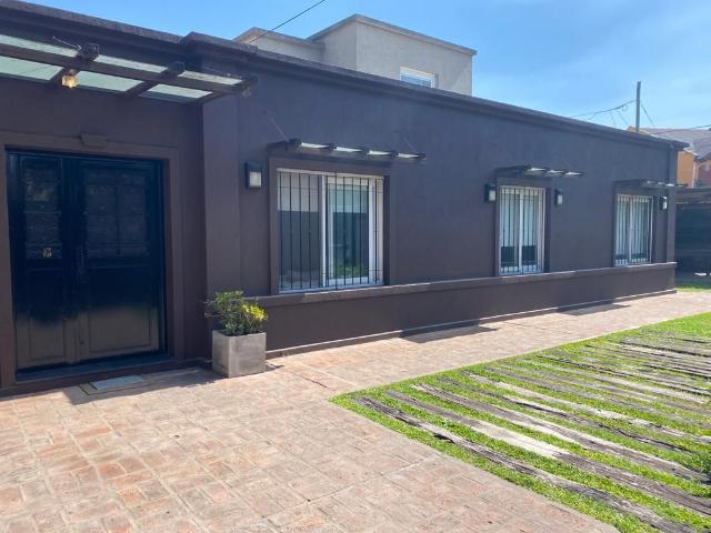 Venta de espectacular Casa 4 ambientes en Ituzaingó Villa Udaondo
