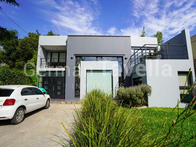 Venta de espectacular Casa 4 ambientes en Ituzaingó Villa Udaondo