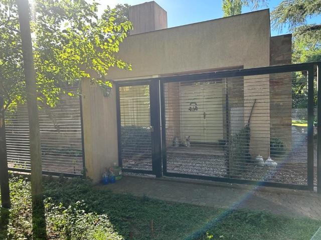 Venta de espectacular Casa 4 ambientes en Ituzaingó Villa Udaondo