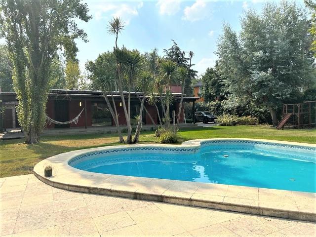 Venta de espectacular Casa 4 ambientes en Ituzaingó Villa Udaondo