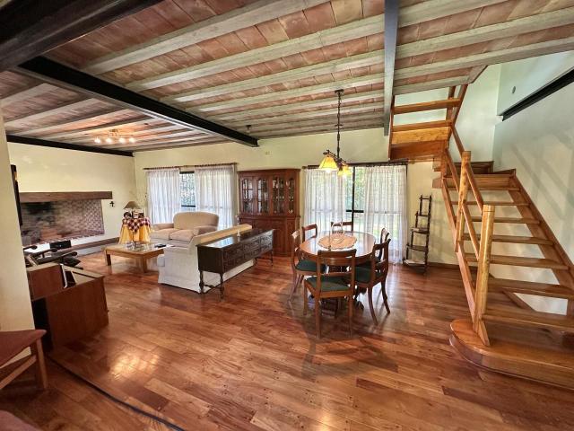 Venta de espectacular Casa 4 ambientes en Ituzaingó Villa Udaondo
