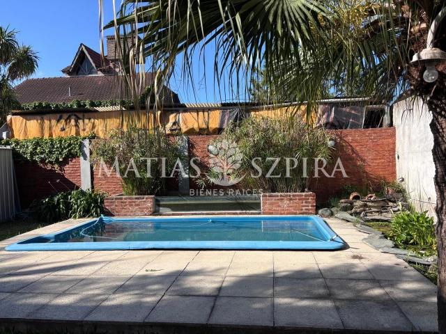 Venta de espectacular Casa 4 ambientes en Ituzaingó Villa Udaondo