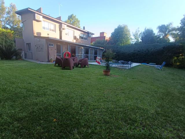 Venta de espectacular Casa 4 ambientes en Ituzaingó Villa Udaondo