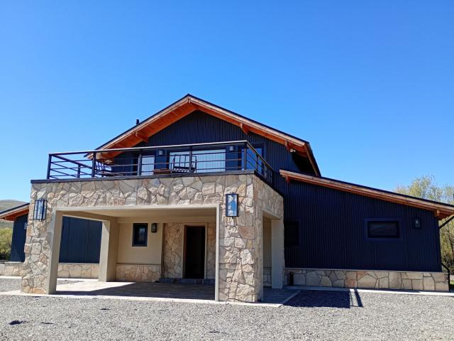 Venta de espectacular Casa 4 ambientes en Junin de los Andes