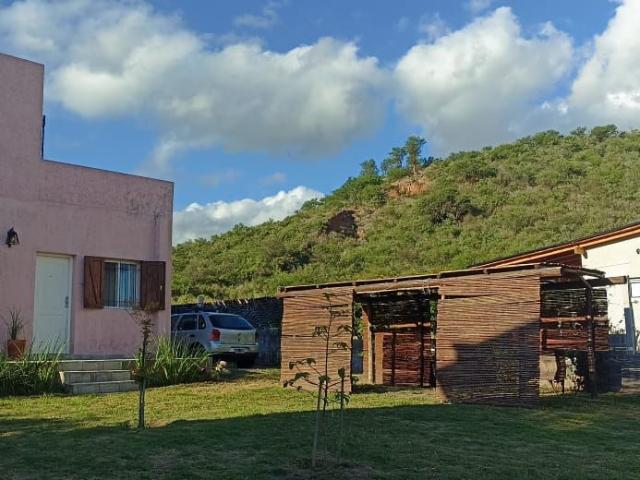 Venta de espectacular Casa 3 ambientes en Juana Koslay