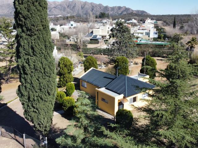 Venta de espectacular Casa 4 ambientes en Juana Koslay