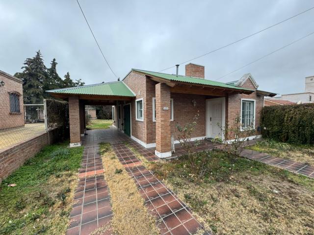 Venta de espectacular Casa 3 ambientes en Juana Koslay